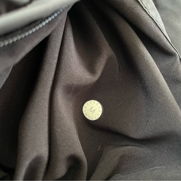 Lululemon About-Face Insulated Bomber Reversible Down Puffer Jacket - Picture 6 of 11
